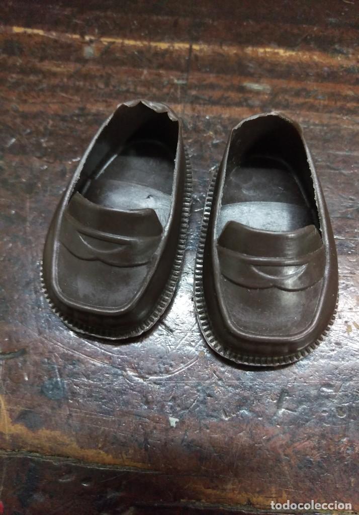 Mu&ntilde;ecas Nancy y Lucas: Zapatos marrones de Nancy en buen estado - Foto 1
