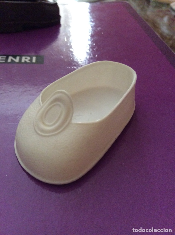 Mu&ntilde;ecas Nancy y Lucas: Nancy zapato bot&oacute;n blanco pie derecho - Foto 1