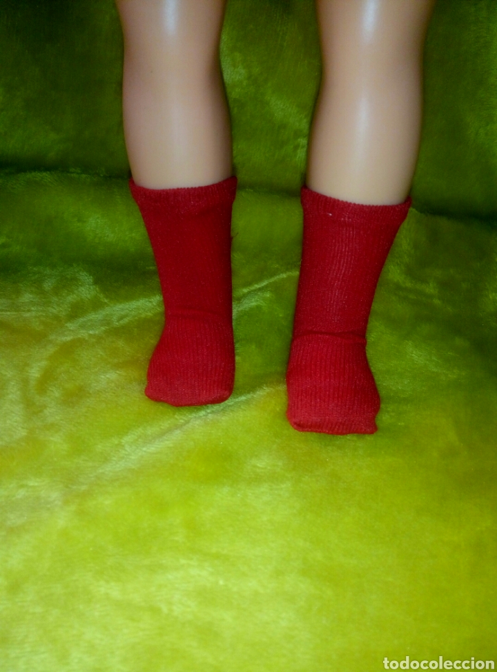 Mu&ntilde;ecas Nancy y Lucas: Calcetines rojos Nancy - Foto 1