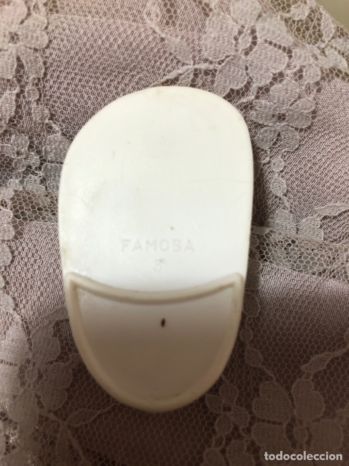 Mu&ntilde;ecas Nancy y Lucas: Nancy zapato bot&oacute;n blanco pie derecho - Foto 3