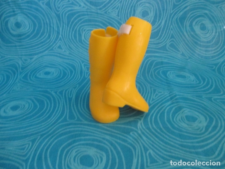 Mu&ntilde;ecas Nancy y Lucas: DIFICILES BOTAS AMARILLAS NANCY NEW - Foto 3