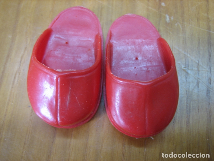 Mu&ntilde;ecas Nancy y Lucas: Complementos de Nancy de Famosa. Zapatos rojos - Foto 1