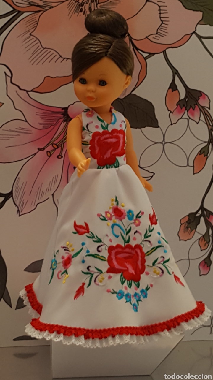 Mu&ntilde;ecas Nancy y Lucas: Vestido bordado confeccionado - Foto 2