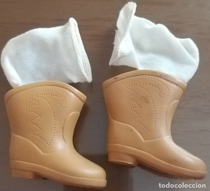 Mu&ntilde;ecas Nancy y Lucas: BOTAS Y CALCETINES  DE MU&Ntilde;ECA NACY - Foto 1