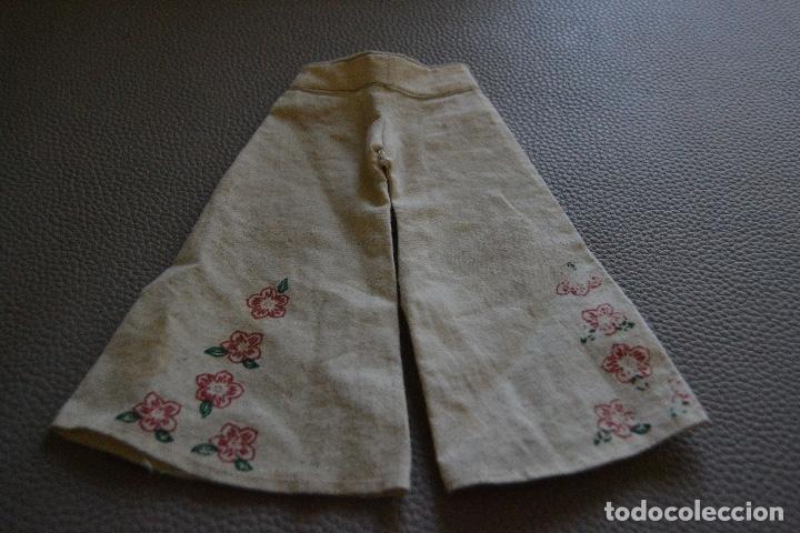 Mu&ntilde;ecas Nancy y Lucas: PANTAL&Oacute;N DEL CONJUNTO HIPPY DE NANCY DE LOS 70 - Foto 3
