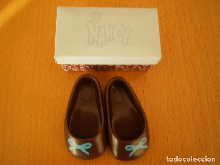 Mu&ntilde;ecas Nancy y Lucas: zapatos nancy marrones - Foto 1