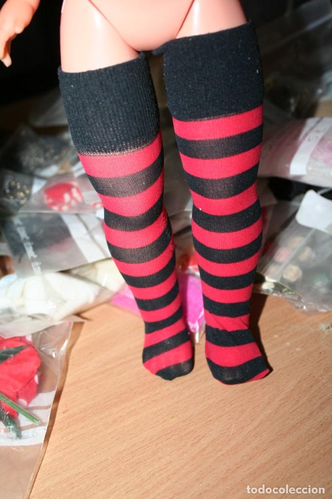 Mu&ntilde;ecas Nancy y Lucas: calcetines mu&ntilde;eca nancy a rayas medias - Foto 1