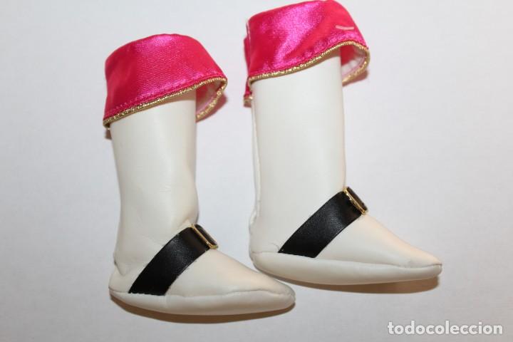 Mu&ntilde;ecas Nancy y Lucas: NANCY NEW BOTAS BLANCAS DECORADAS - PIRATA - Foto 1