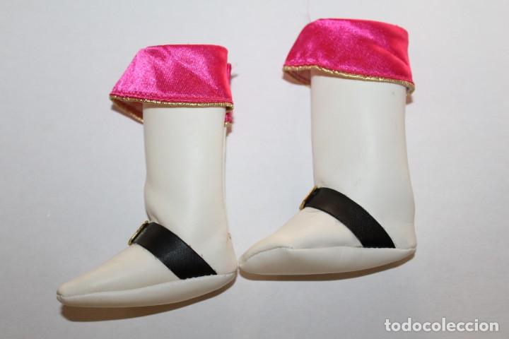 Mu&ntilde;ecas Nancy y Lucas: NANCY NEW BOTAS BLANCAS DECORADAS - PIRATA - Foto 3