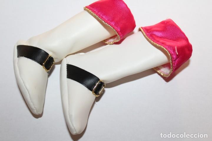 Mu&ntilde;ecas Nancy y Lucas: NANCY NEW BOTAS BLANCAS DECORADAS - PIRATA - Foto 4