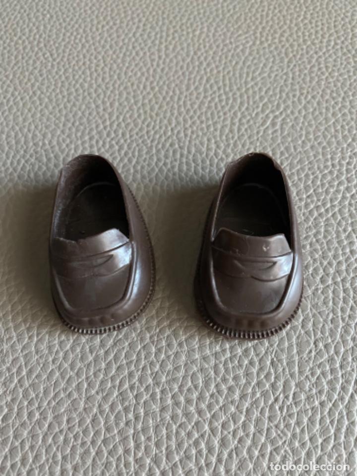 Mu&ntilde;ecas Nancy y Lucas: Zapatos Lucas Nancy marrones - Foto 3