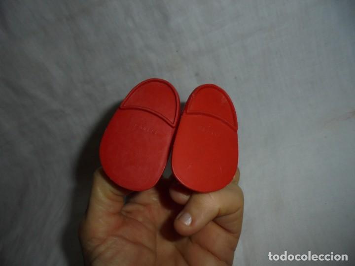 Mu&ntilde;ecas Nancy y Lucas: NANCY ZAPATOS ROJOS DE BOTON - Foto 2