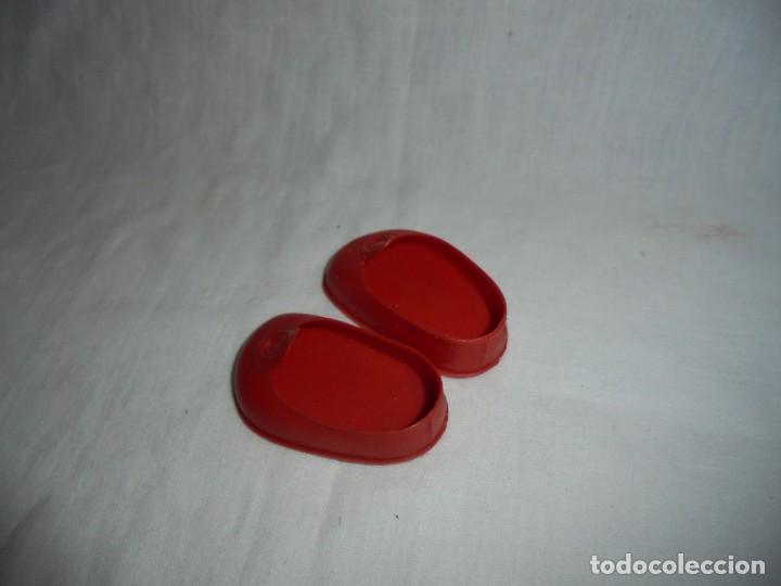 Mu&ntilde;ecas Nancy y Lucas: NANCY ZAPATOS ROJOS DE BOTON - Foto 3