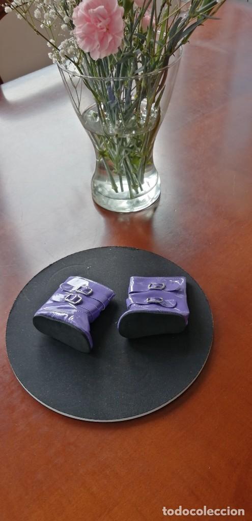 Mu&ntilde;ecas Nancy y Lucas: Botas lilas de mu&ntilde;eca 7x3.50 - Foto 2