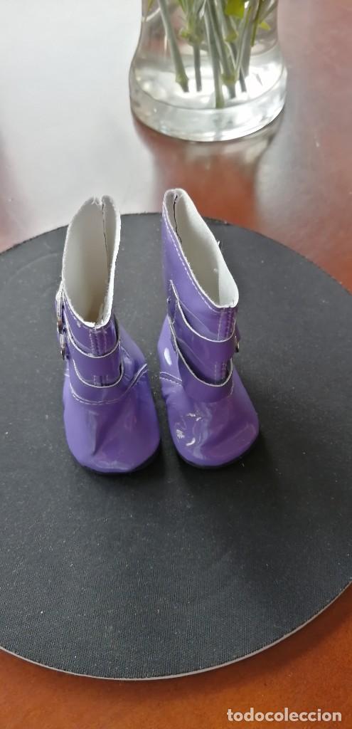 Mu&ntilde;ecas Nancy y Lucas: Botas lilas de mu&ntilde;eca 7x3.50 - Foto 3