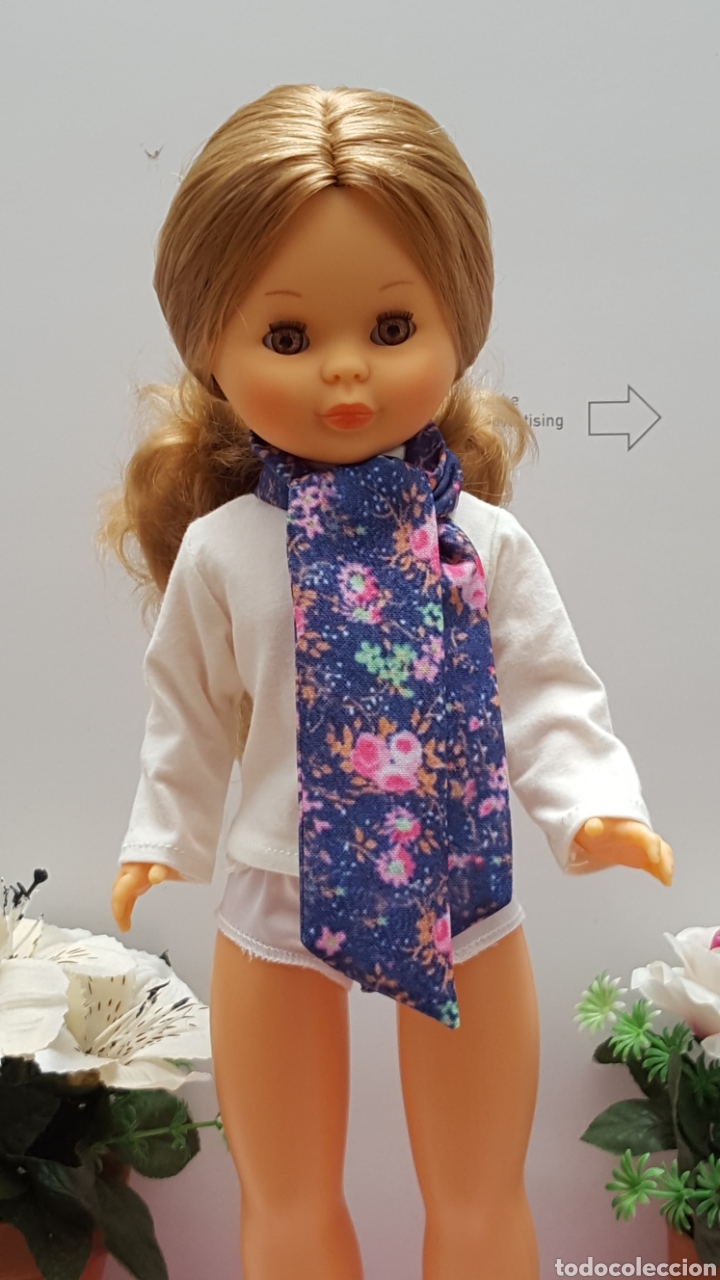 Mu&ntilde;ecas Nancy y Lucas: Foular Del Conjunto Flores confeccionado - Foto 1