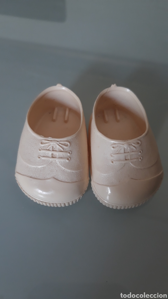 Mu&ntilde;ecas Nancy y Lucas: Zapatillas deportivas de Nancy. - Foto 1
