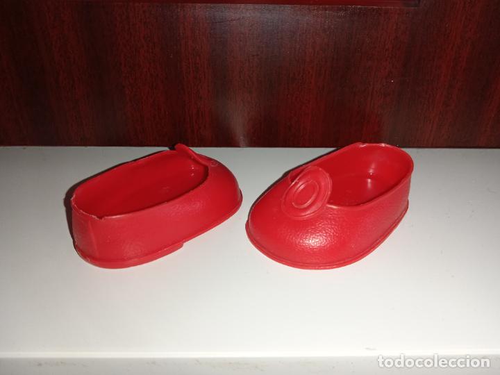 Mu&ntilde;ecas Nancy y Lucas: Zapatos de mu&ntilde;eca Nancy bot&oacute;n rojo - Foto 4