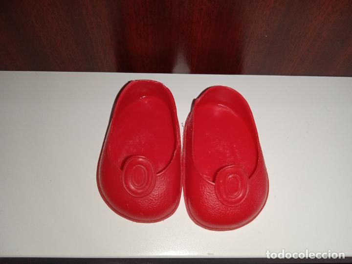Mu&ntilde;ecas Nancy y Lucas: Zapatos de mu&ntilde;eca Nancy bot&oacute;n rojo - Foto 5