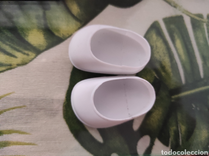 Mu&ntilde;ecas Nancy y Lucas: Zapatos blancos para Nancy - Foto 1