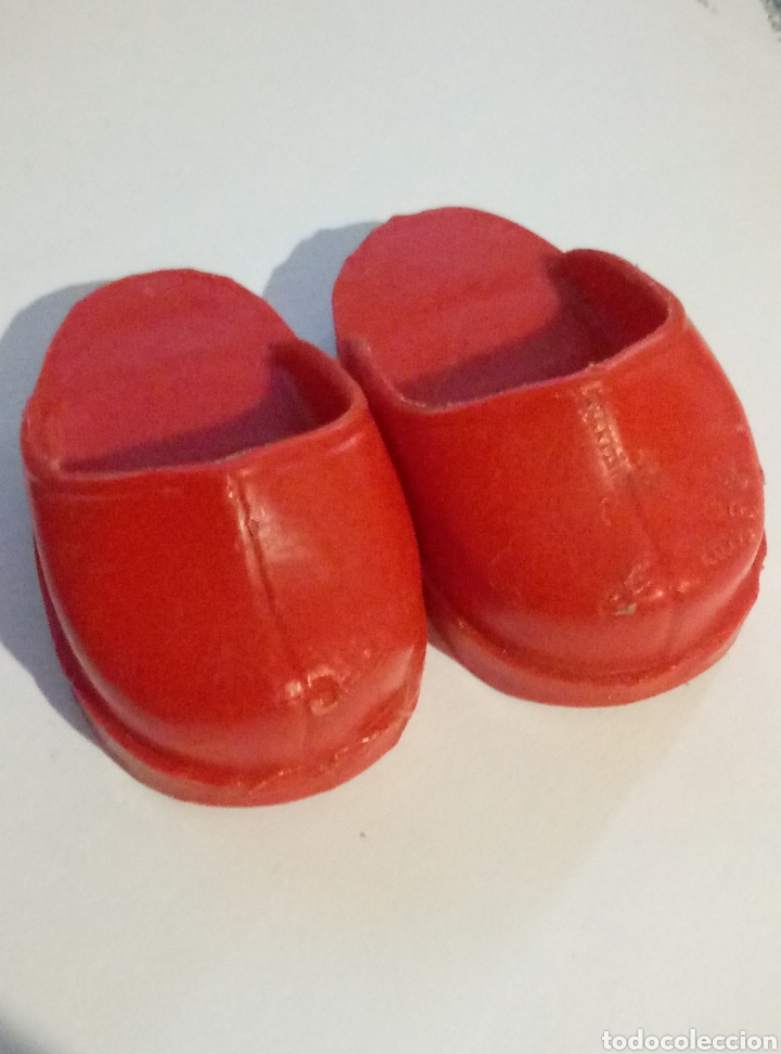 Mu&ntilde;ecas Nancy y Lucas: Zuecos rojos Nancy. Original - Foto 1