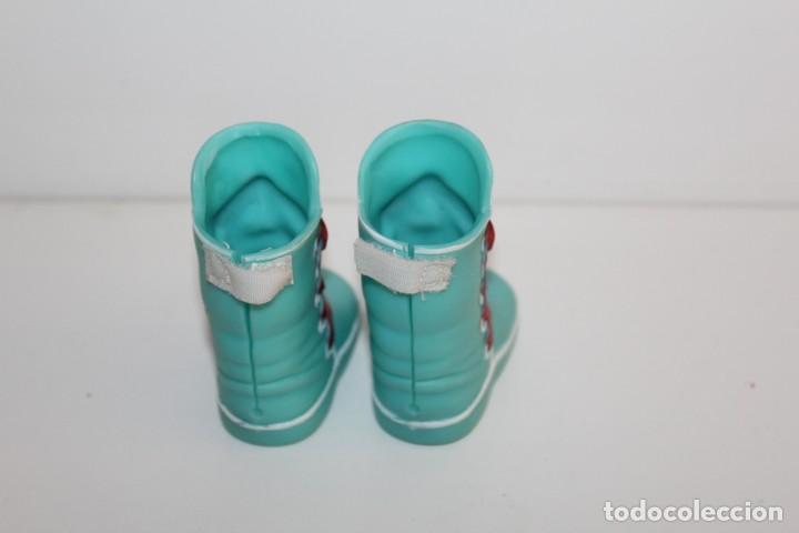 Mu&ntilde;ecas Nancy y Lucas: NANCY NEW BOTAS AZULES DECORADAS CON CORDONES - Foto 2