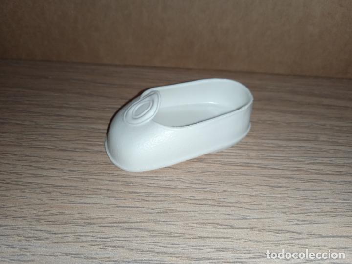 Mu&ntilde;ecas Nancy y Lucas: Zapato blanco de mu&ntilde;eca nancy - Foto 2