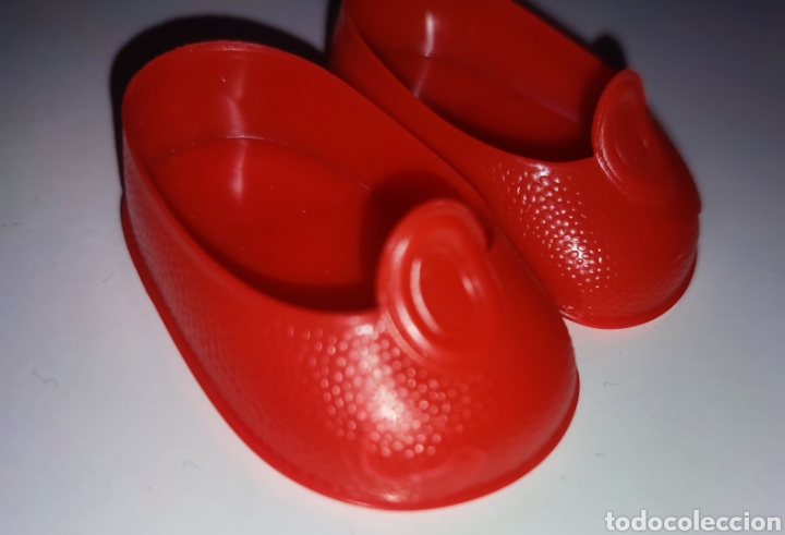 Mu&ntilde;ecas Nancy y Lucas: Zapatos de Boton rojos de mu&ntilde;eca Nancy - Foto 3