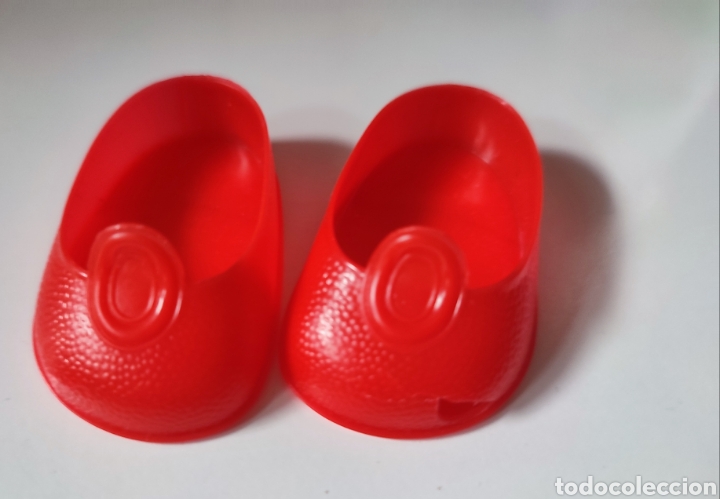 Mu&ntilde;ecas Nancy y Lucas: Zapatos de Boton rojos de mu&ntilde;eca Nancy - Foto 1