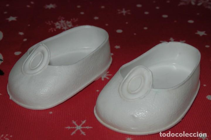 Mu&ntilde;ecas Nancy y Lucas: PAR DE ZAPATOS DE LA MU&Ntilde;ECA NANCY - Foto 1