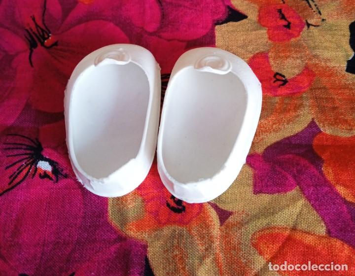 Mu&ntilde;ecas Nancy y Lucas: ZAPATOS BLANCOS BOTON NANCY - Foto 2
