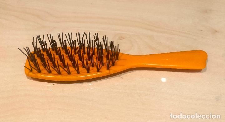 Mu&ntilde;ecas Nancy y Lucas: Cepillo del pelo de Nancy. Se&ntilde;ales de uso - Foto 1