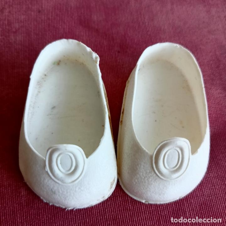 Mu&ntilde;ecas Nancy y Lucas: NANCY ZAPATOS DE BOTON BLANCOS - Foto 1