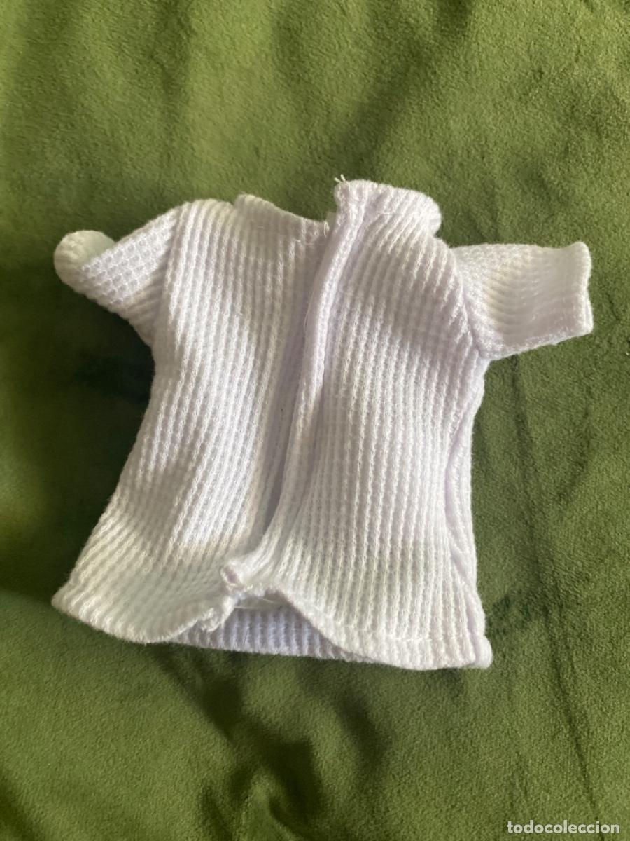 Mu&ntilde;ecas Nancy y Lucas: CAMISA NANCY BLANCA Y FLOR - Foto 2