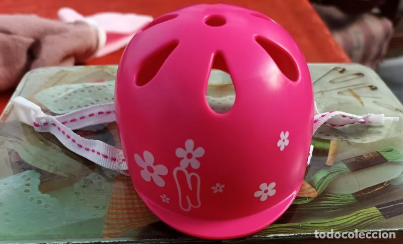 Mu&ntilde;ecas Nancy y Lucas: Casco rosa de patinadora Nancy New. - Foto 1