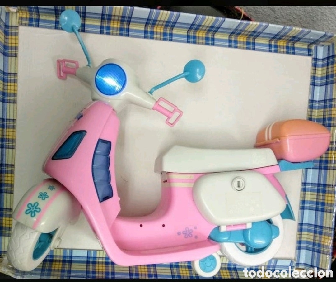 Mu&ntilde;ecas Nancy y Lucas: Nancy con Vespa - Foto 4