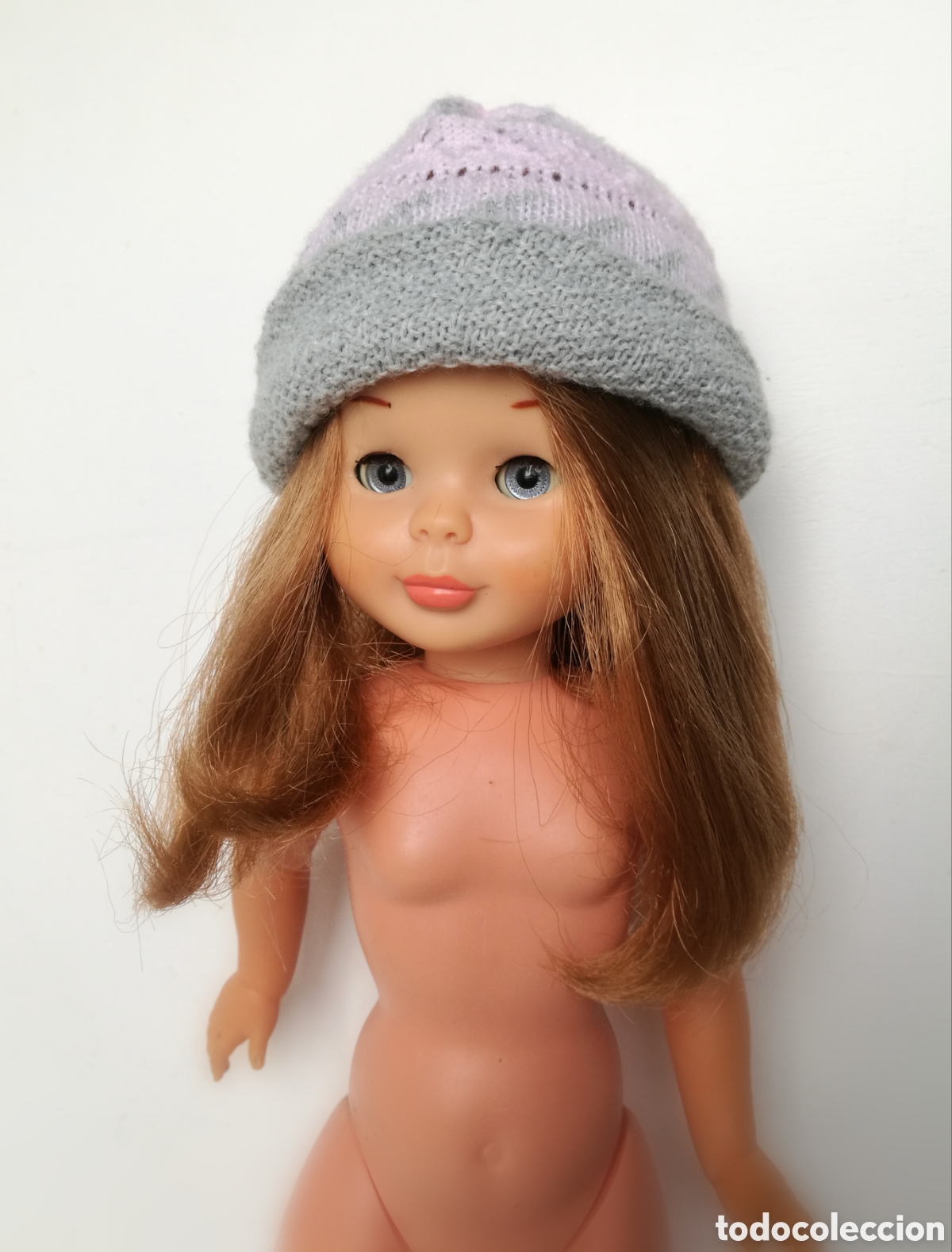 Mu&ntilde;ecas Nancy y Lucas: Gorro lana gris y rosa v&aacute;lido para Nancy - Foto 2