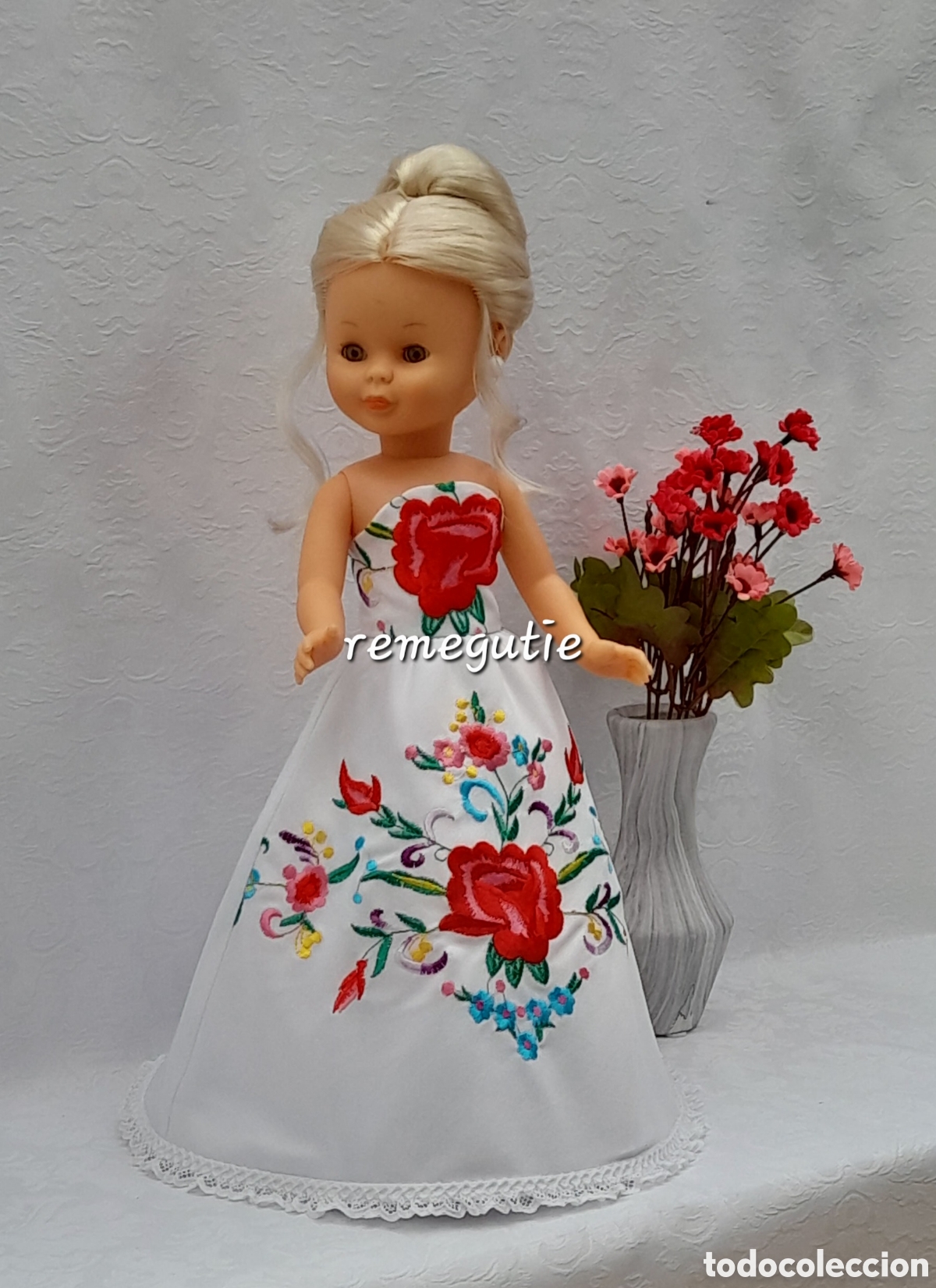 Mu&ntilde;ecas Nancy y Lucas: Vestido bordado para mu&ntilde;ecas - Foto 6