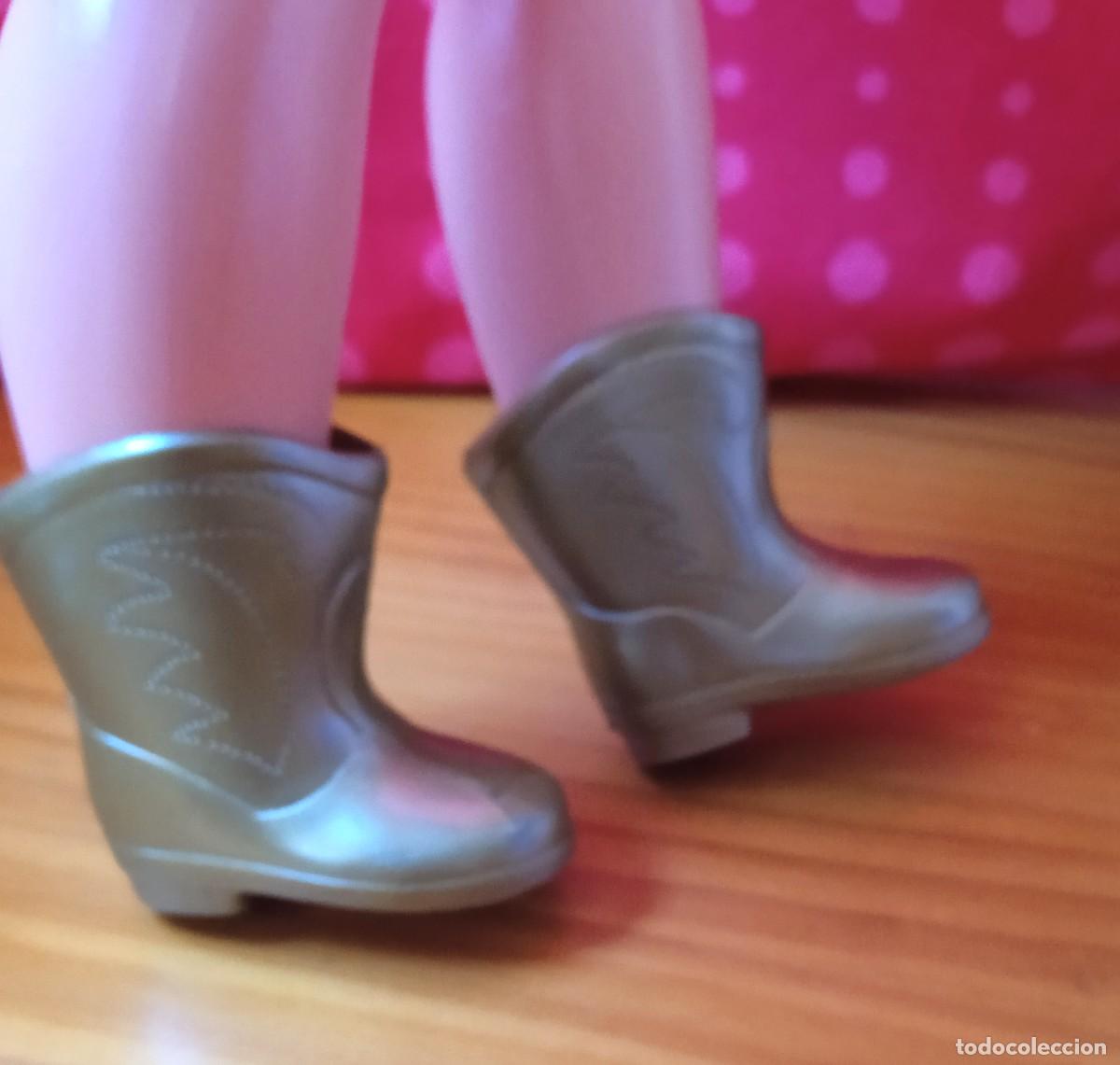 Mu&ntilde;ecas Nancy y Lucas: BOTAS DORADAS NANCY-FAMOSA - Foto 3