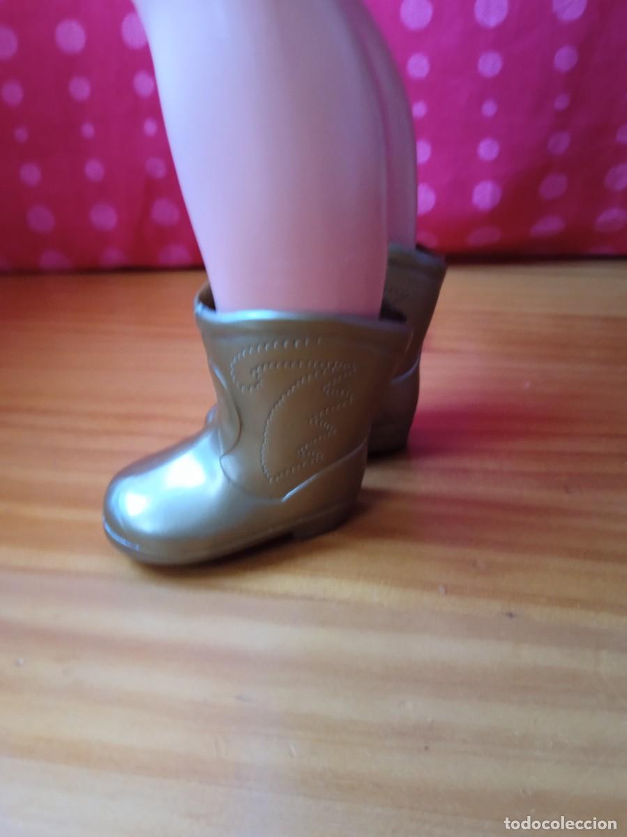 Mu&ntilde;ecas Nancy y Lucas: BOTAS DORADAS NANCY-FAMOSA - Foto 7