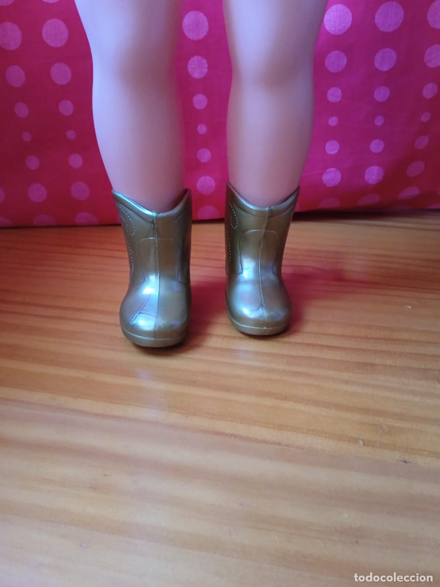 Mu&ntilde;ecas Nancy y Lucas: BOTAS DORADAS NANCY-FAMOSA - Foto 9