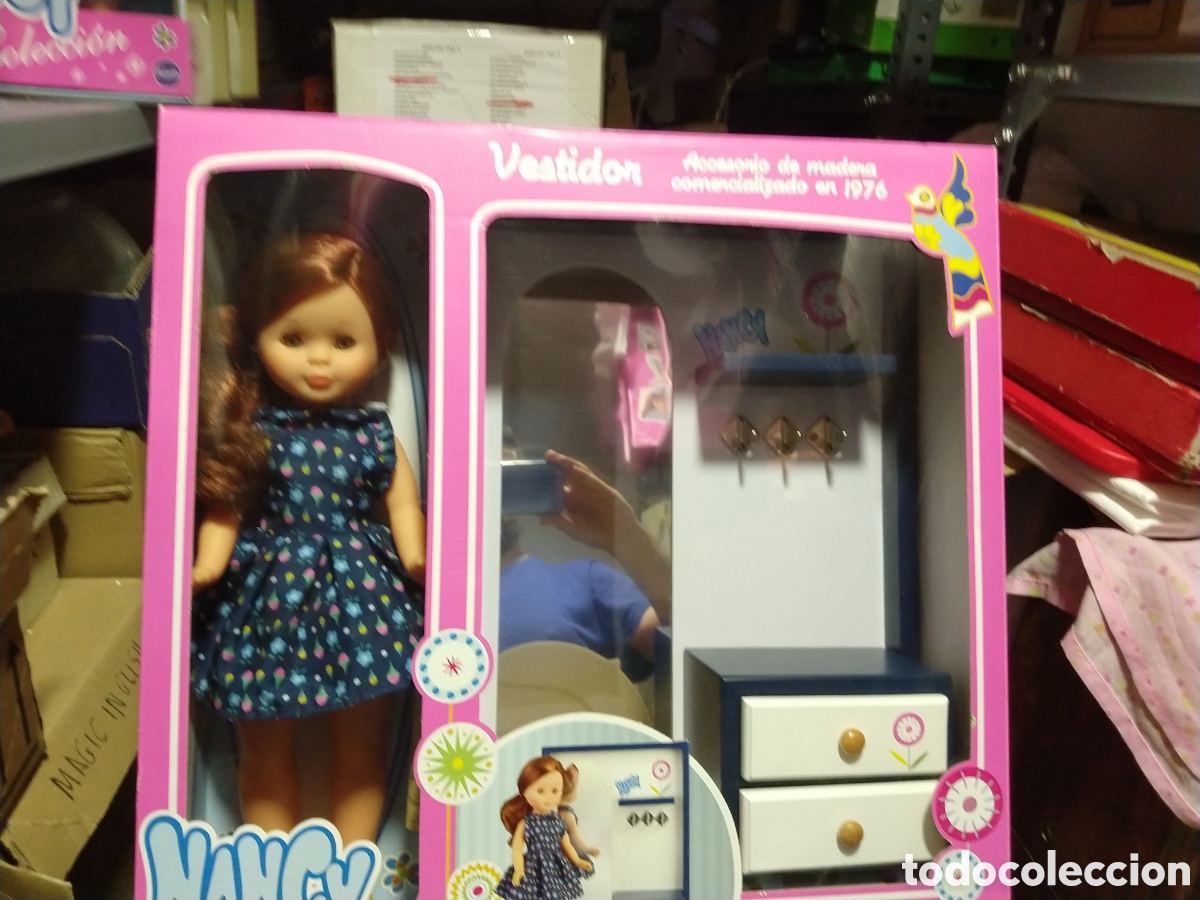 Mu&ntilde;ecas Nancy y Lucas: Nancy en caja conjunto puzzle con vestidor - Foto 3
