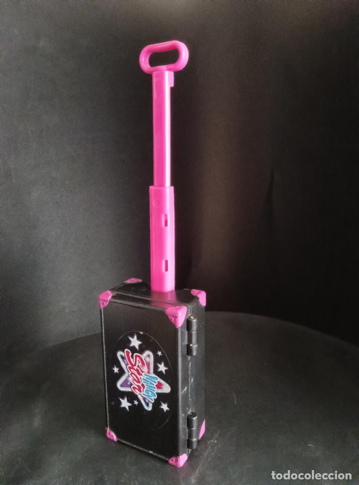 Mu&ntilde;ecas Nancy y Lucas: MALETA DE NANCY MODERNA DE FAMOSA. - Foto 1