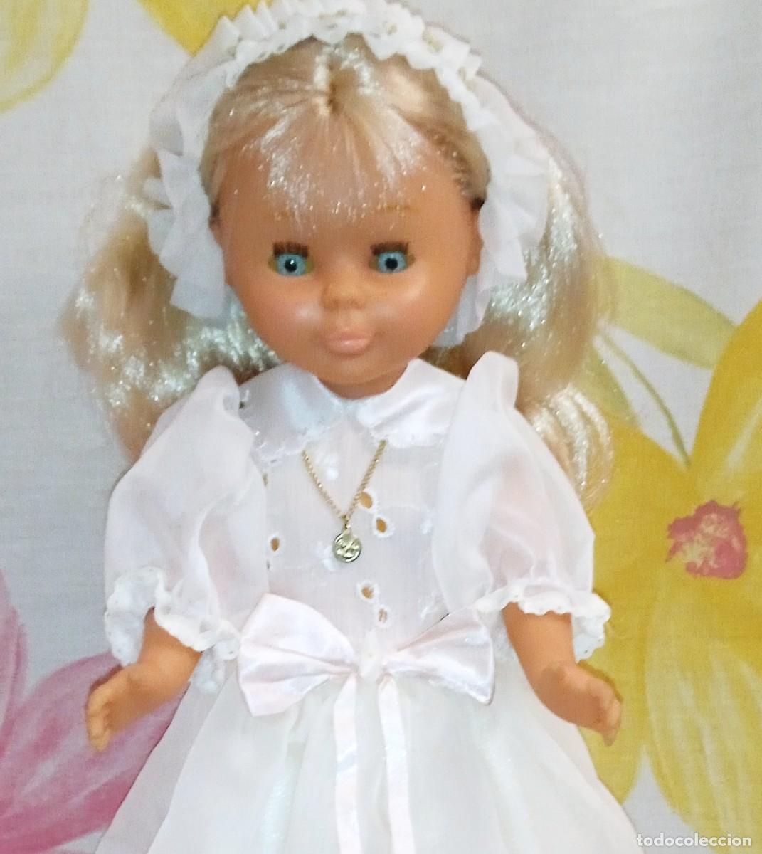 Mu&ntilde;ecas Nancy y Lucas: VESTIDO Y DIADEMA DE COMUNION NANCY - Foto 2