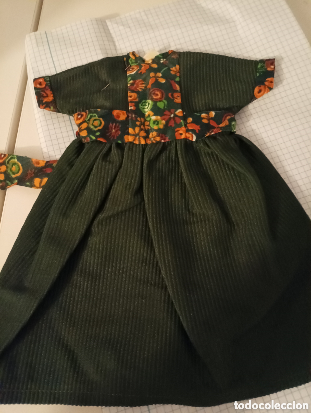 Mu&ntilde;ecas Nancy y Lucas: Nancy vestido de pana verde - Foto 1
