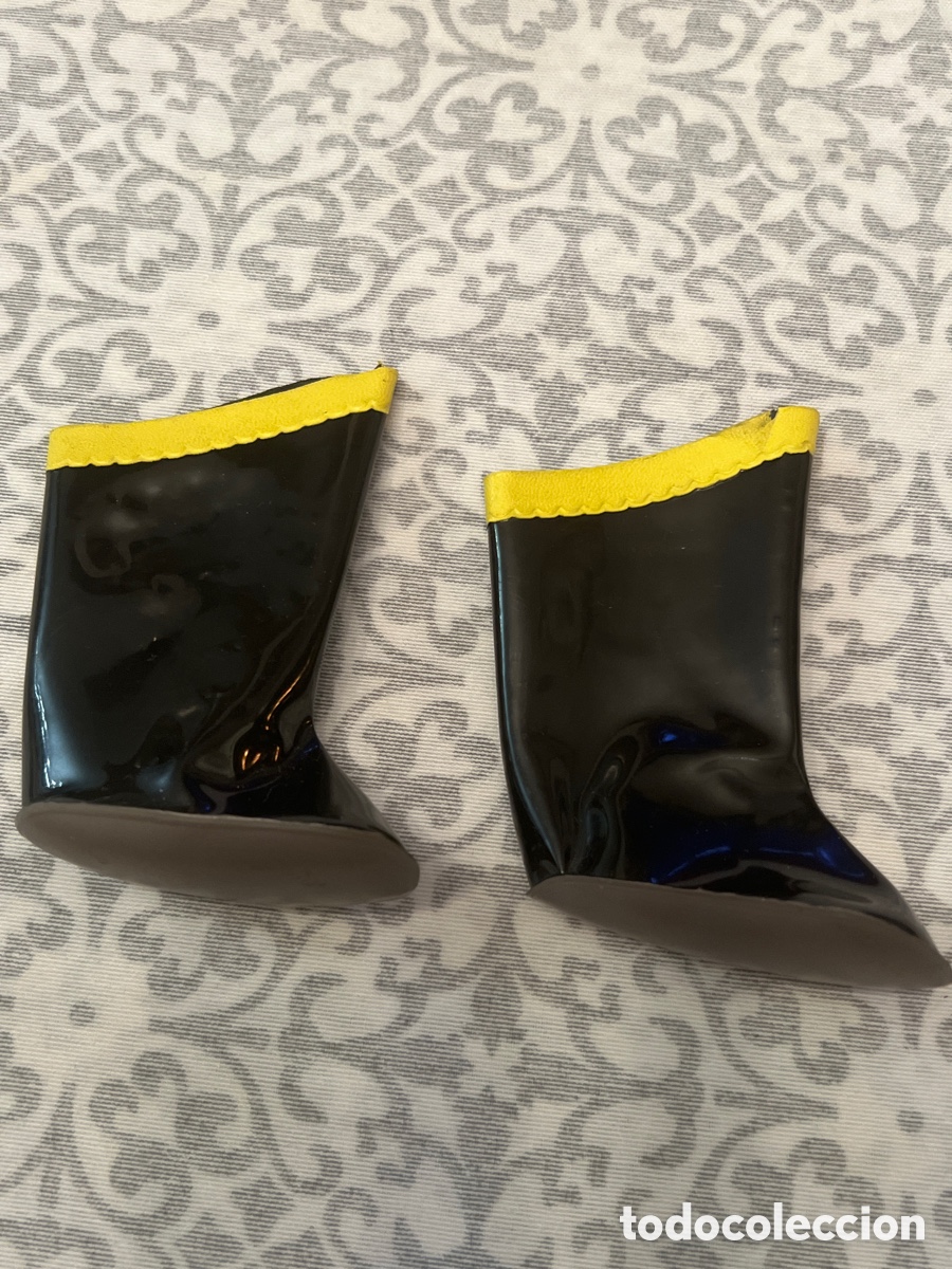 Mu&ntilde;ecas Nancy y Lucas: NANCY BOTAS NEGRAS RIBETE AMARILLO - Foto 2