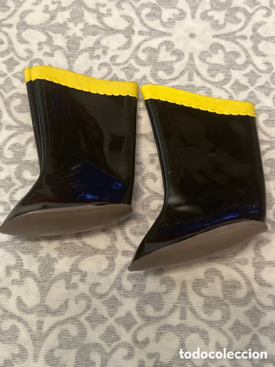 Mu&ntilde;ecas Nancy y Lucas: NANCY BOTAS NEGRAS RIBETE AMARILLO - Foto 1