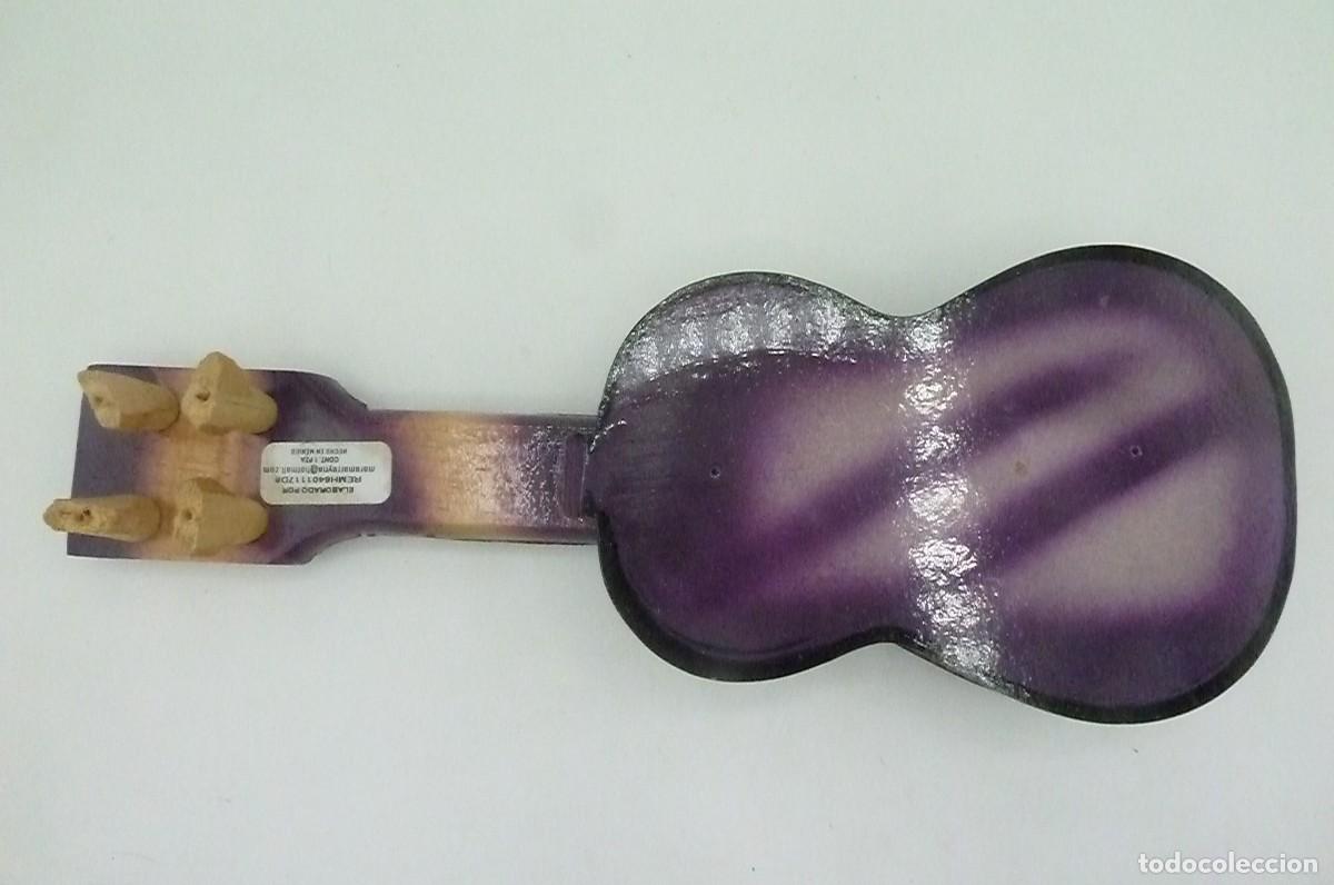 Mu&ntilde;ecas Nancy y Lucas: Guitarra de madera para Nancy - Foto 3