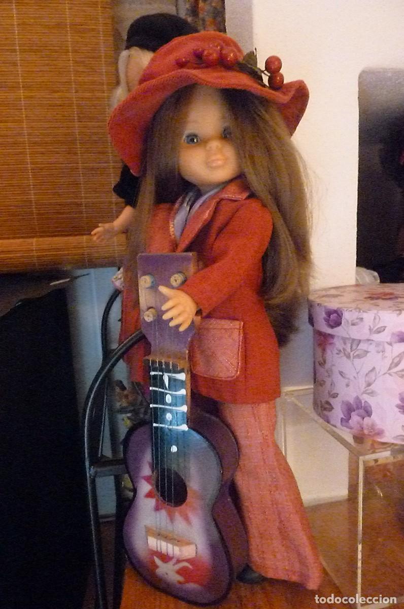 Mu&ntilde;ecas Nancy y Lucas: Guitarra de madera para Nancy - Foto 5