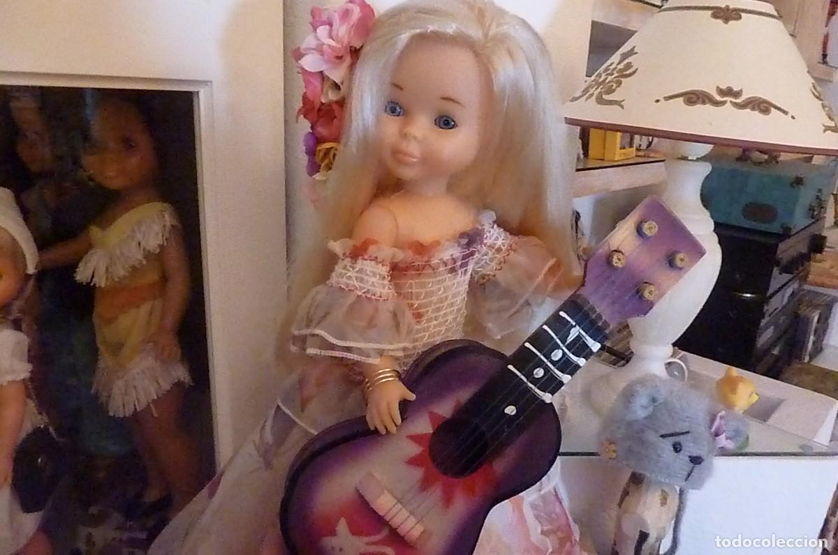 Mu&ntilde;ecas Nancy y Lucas: Guitarra de madera para Nancy - Foto 6